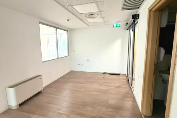 Ambient biznesi me qera 3+1 ne Tirane - 9,150 Euro