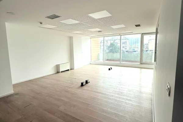 Ambient biznesi me qera 3+1 ne Tirane - 9,150 Euro