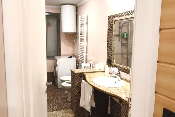 Shtepi ne shitje Apartament ne Tirane, 1+1, Mobilimi E mobiluar, Pagesa 350,000  Euro.