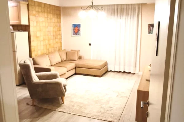 Shtepi ne shitje 1+1 ne Tirane - 350,000 Euro