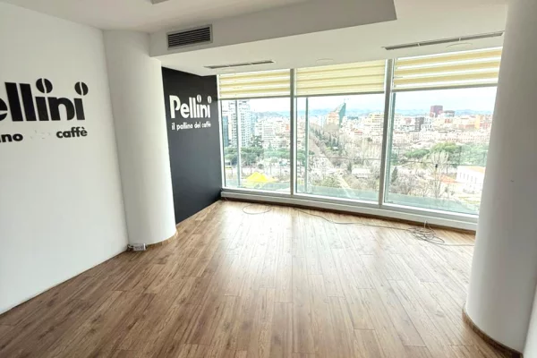 Ambient biznesi me qera 3+1 ne Tirane - 3,150 Euro