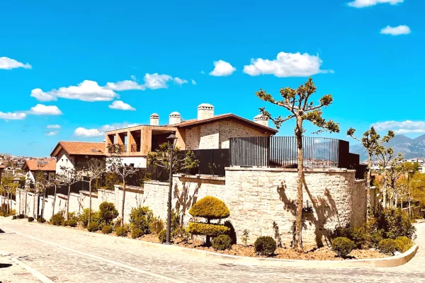 Shtepi ne shitje 2+1 ne Tirane - 231,000 Euro