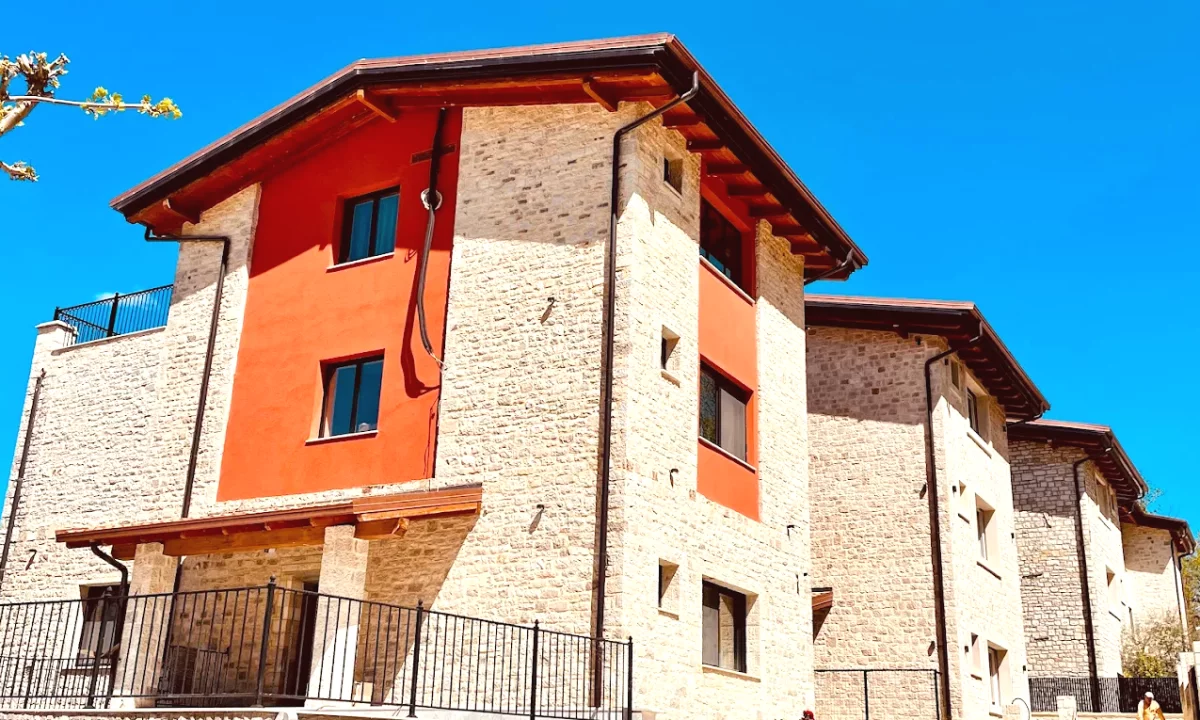 Shtepi ne shitje Apartament ne Tirane, 2+1, Mobilimi Bosh, pa mobiluar, Pagesa 231,000  Euro.