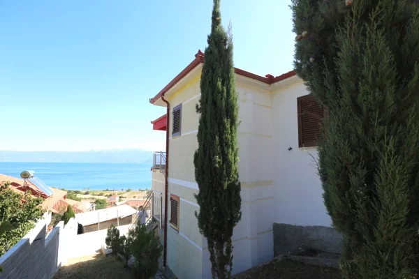 Villa di lusso in vendita a Pogradec 5+1, SemiArredato