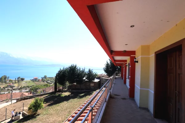 Villa di lusso in vendita a Pogradec 5+1, SemiArredato