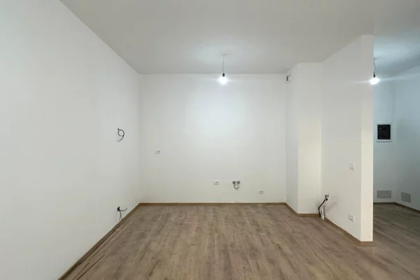 Shtepi ne shitje Apartament ne Tirane, 2+1, Mobilimi Bosh, pa mobiluar, Pagesa 104,500  Euro.
