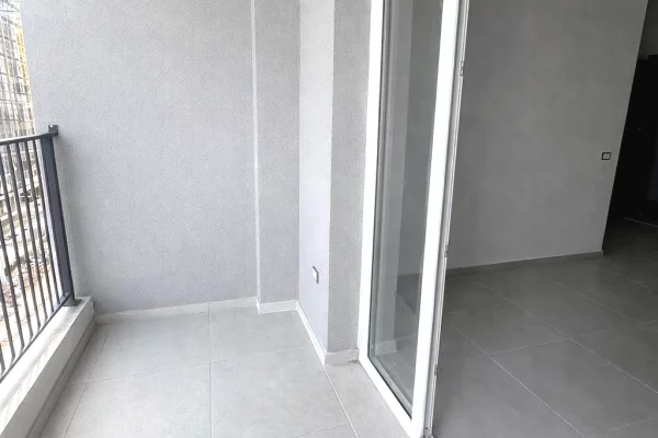 Shtepi ne shitje Apartament ne Tirane, 1+1, Mobilimi Bosh, pa mobiluar, Pagesa 67,000  Euro.