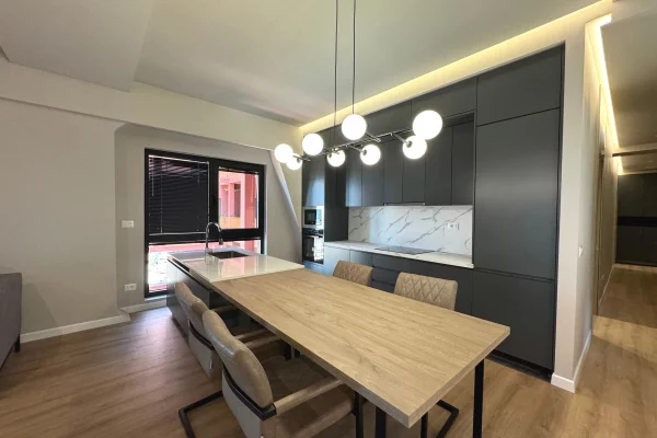 Shtepi ne shitje Apartament ne Tirane, 2+1, Mobilimi E mobiluar, Pagesa 485,000  Euro.