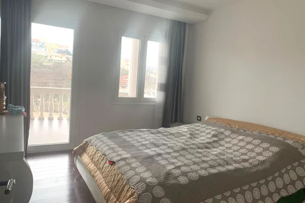 Shtepi ne shitje Vila Luksoze ne Tirane, 7+1, Mobilimi E mobiluar, Pagesa 2,200,000  Euro.