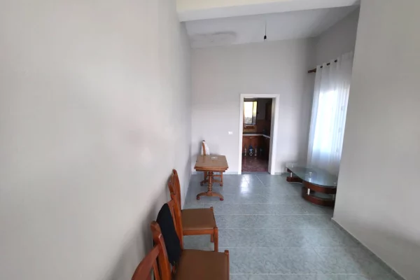 Shtepi ne shitje Shtepi Private ne Tirane, 1+1, Mobilimi Pjeserisht e mobiluar, Pagesa 73,000  Euro.