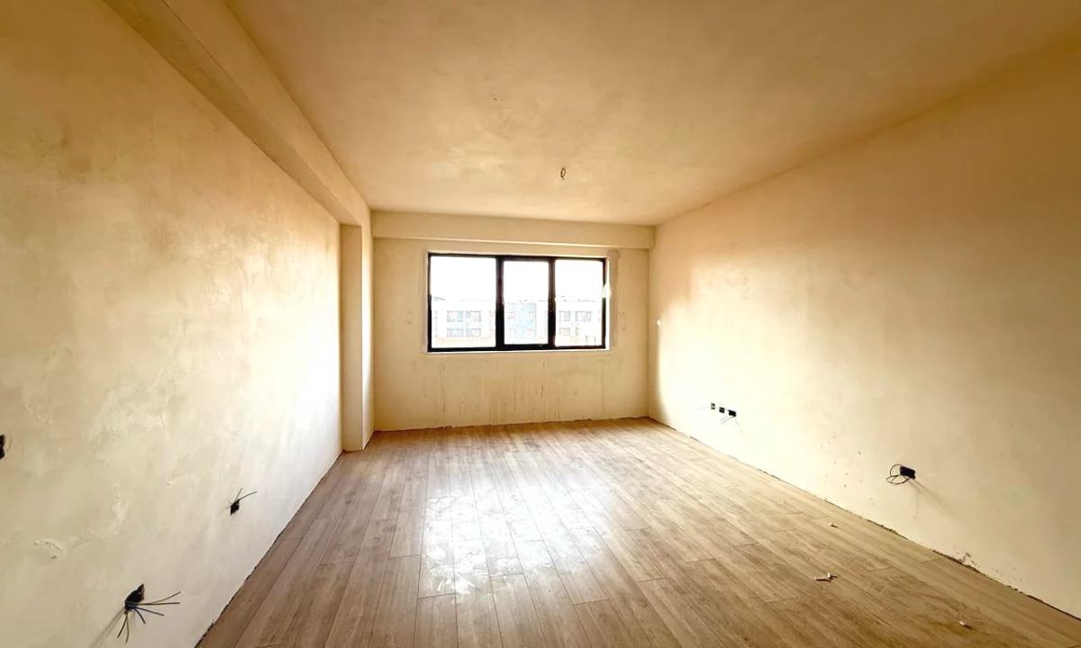 Shtepi ne shitje Apartament ne Tirane, 1+1, Mobilimi Bosh, pa mobiluar, Pagesa 117,450  Euro.