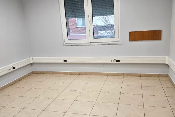 📣Jepet ambient per ZYRE me qira te Rruga e Kavajes!