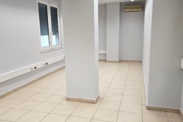 📣Jepet ambient per ZYRE me qira te Rruga e Kavajes!