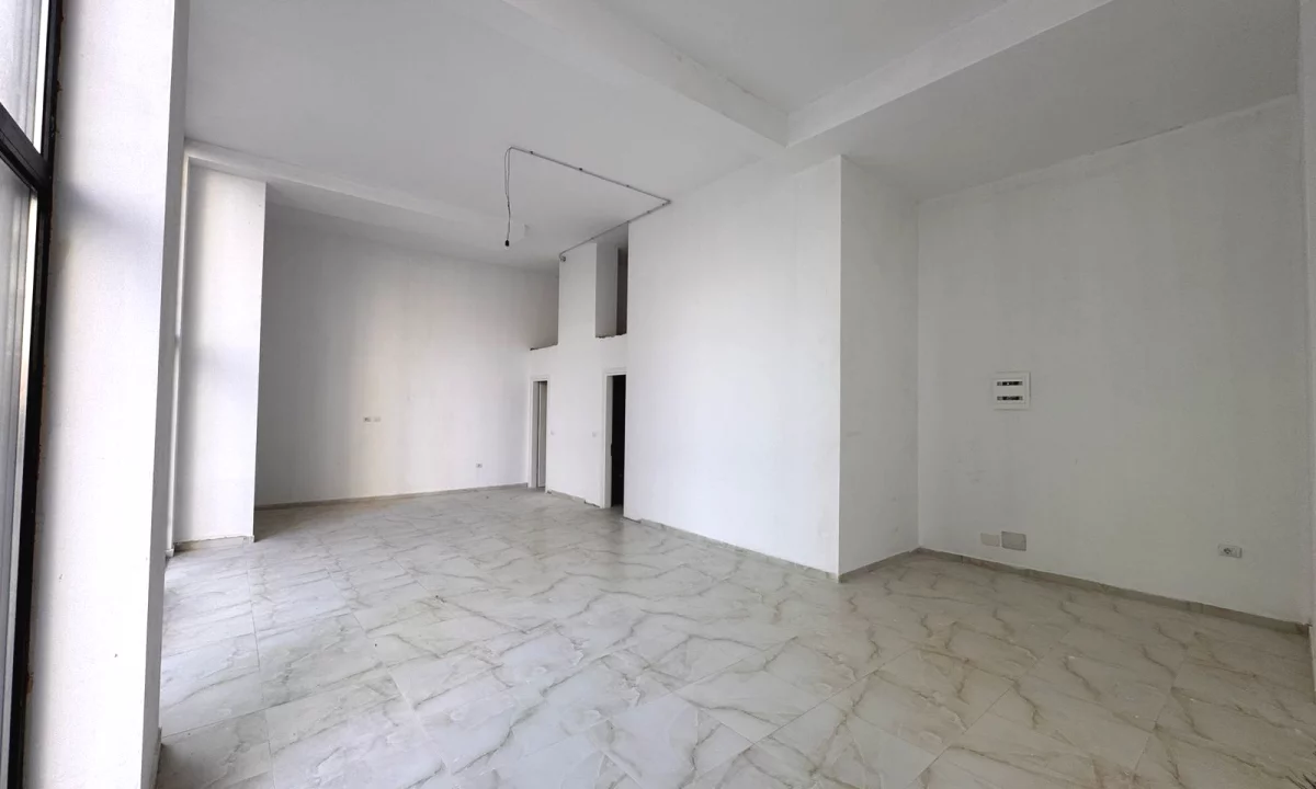 🏢Jepet Dyqan me qira ne Don Bosko te Kompleksi Trio Towers!