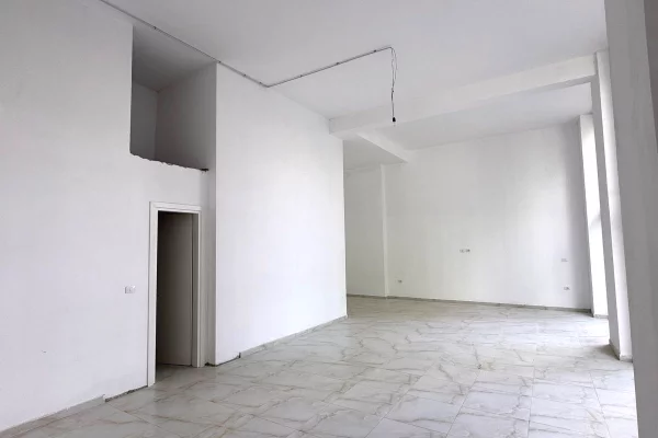 Ambient biznesi me qera 1+1 ne Tirane - 120,000 Leke