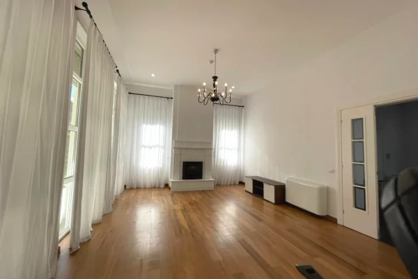 Luxury villas for rent in Tirana 4+1, Furnished