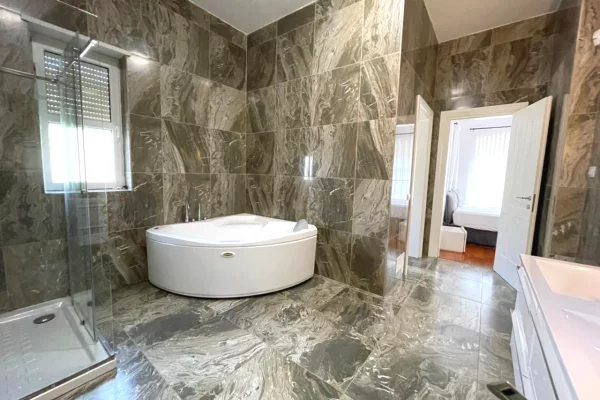 Luxury villas for rent in Tirana 4+1, Furnished