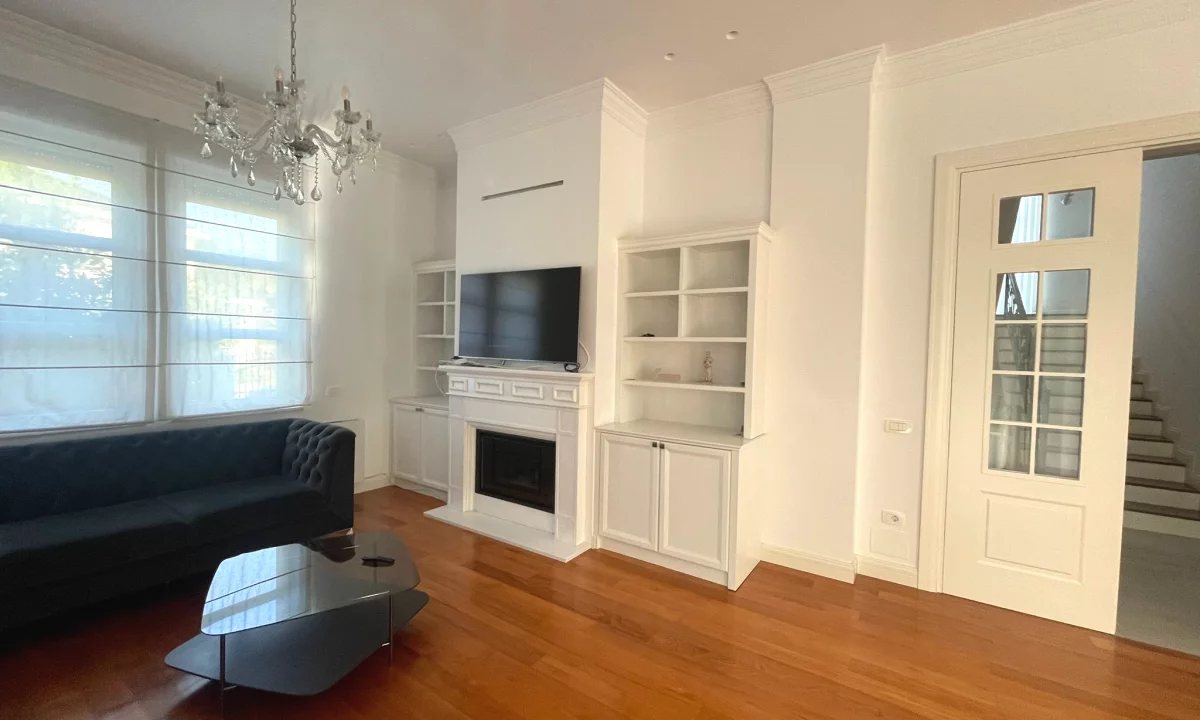 Luxury villas for rent in Tirana 4+1, Furnished