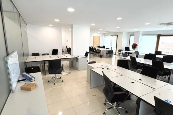 📣Zyre me Qira te Kompleksi Delijorgji, Rruga Kavajes!