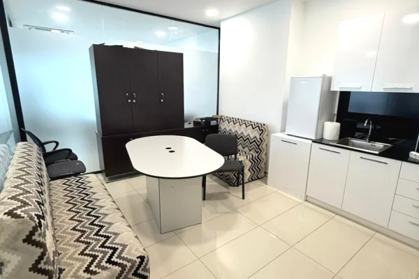 📣Zyre me Qira te Kompleksi Delijorgji, Rruga Kavajes!