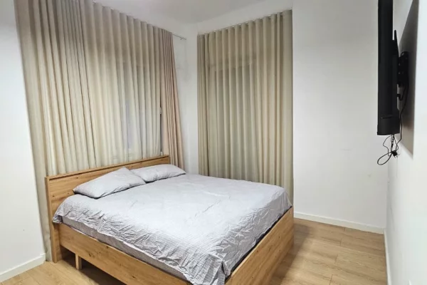 Shtepi me qera Vila Luksoze ne Tirane, 4+1, Mobilimi E mobiluar, Pagesa 2,500  Euro.