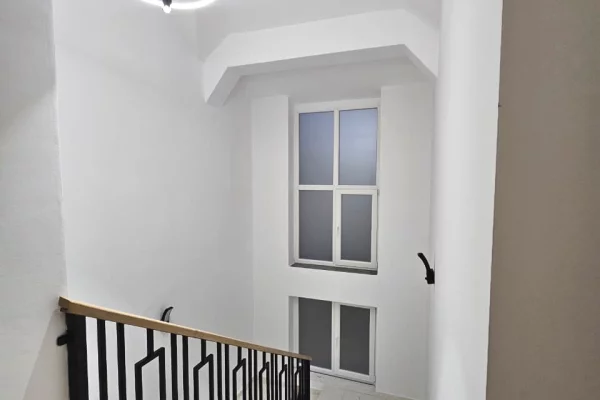 Shtepi me qera Vila Luksoze ne Tirane, 4+1, Mobilimi E mobiluar, Pagesa 2,500  Euro.