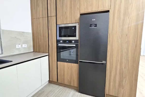 Shtepi me qera Vila Luksoze ne Tirane, 4+1, Mobilimi E mobiluar, Pagesa 2,500  Euro.