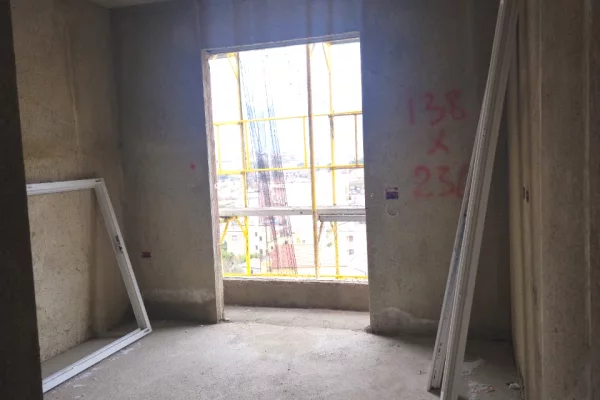 Shtepi ne shitje Apartament ne Tirane, 2+1, Mobilimi Bosh, pa mobiluar, Pagesa 104,600  Euro.