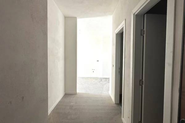 Appartamento in vendita a Tirana 2+1, Vuoto