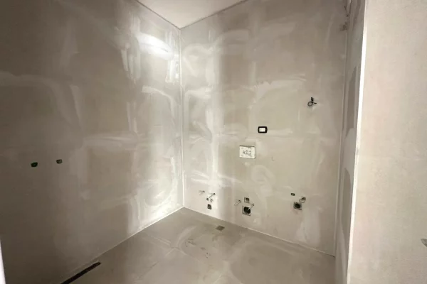 Appartamento in vendita a Tirana 2+1, Vuoto