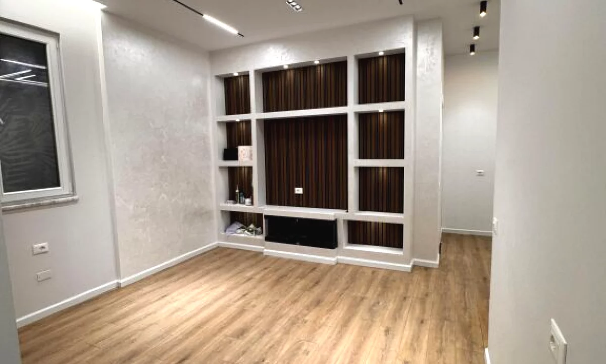 Appartamento in vendita a Tirana 1+1, Vuoto