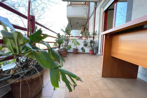 ☄️Jepet Apartament 2+1 me Qira per Zyre te Rruga Kavajes!