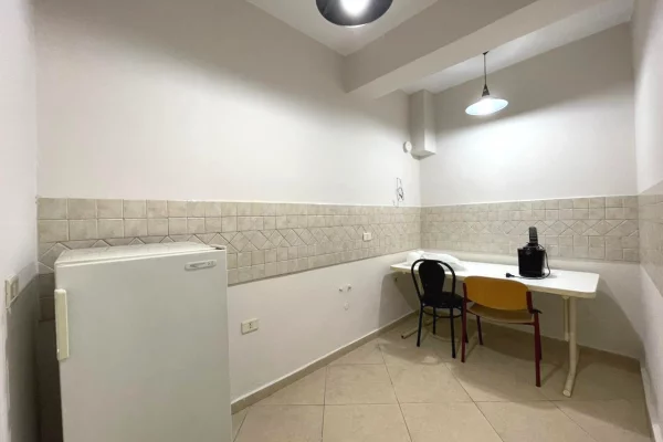 ☄️Jepet Apartament 2+1 me Qira per Zyre te Rruga Kavajes!