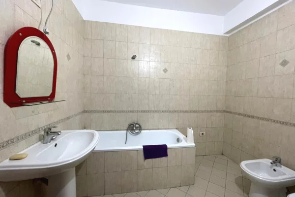 ☄️Jepet Apartament 2+1 me Qira per Zyre te Rruga Kavajes!