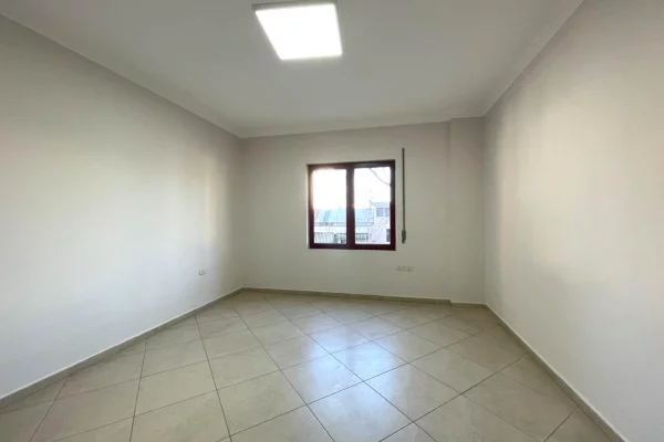 ☄️Jepet Apartament 2+1 me Qira per Zyre te Rruga Kavajes!