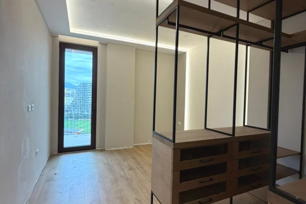 Appartamento in vendita a Tirana 2+1, Vuoto