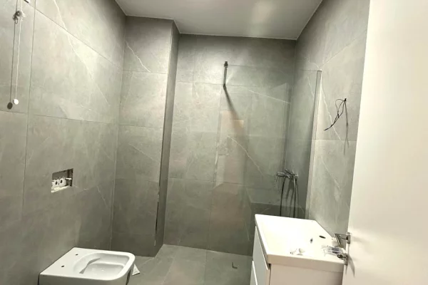 Shtepi me qera Apartament ne Tirane, 2+1, Mobilimi E mobiluar, Pagesa 1,800  Euro.