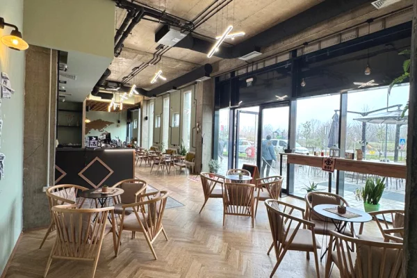 🔥Shitet biznesi bar kafe 📍 prane aeroportit ne Rinas, Tirane!