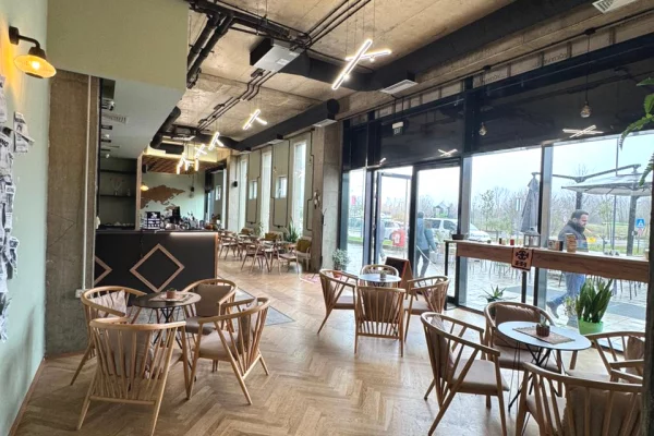 🔥Shitet biznesi bar kafe 📍 prane aeroportit ne Rinas, Tirane!