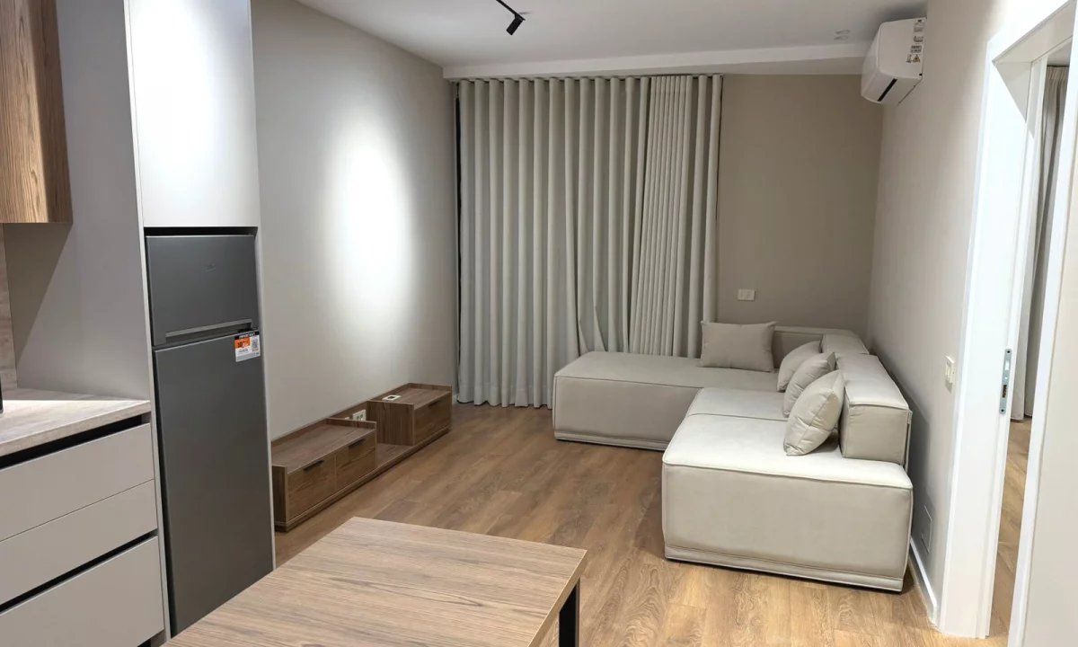 Appartamento in affitto a Tirana 2+1, Arredato