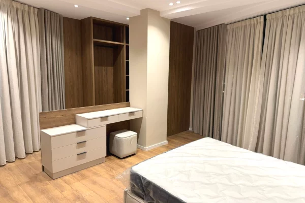 Appartamento in affitto a Tirana 2+1, Arredato