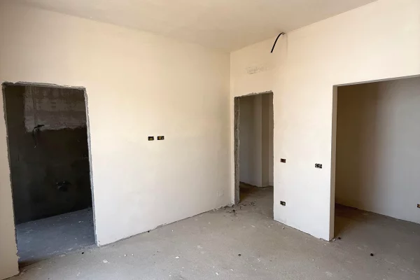 Shtepi ne shitje Apartament ne Tirane, 2+1, Mobilimi Bosh, pa mobiluar, Pagesa 288,000  Euro.