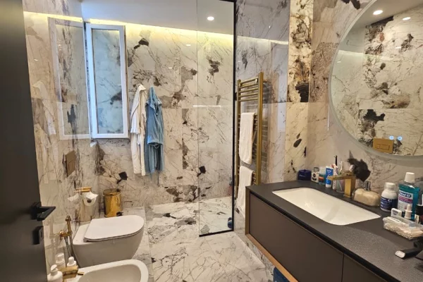 Appartamento in vendita a Tirana 3+1, Arredato