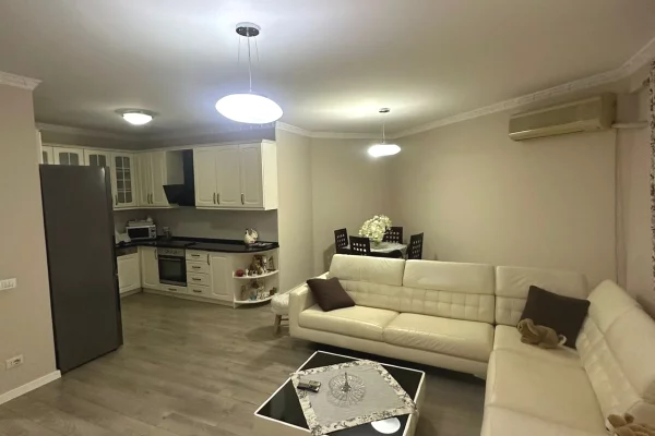☄️Shitet apartament 2+1+2 te stacioni i trenit🔥