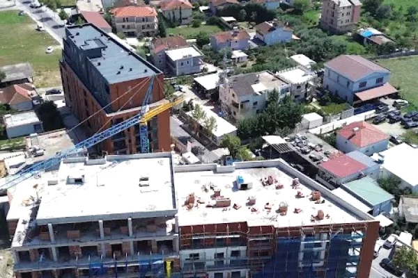 Shtepi ne shitje Apartament ne Tirane, 1+1, Mobilimi Bosh, pa mobiluar, Pagesa 73,899  Euro.