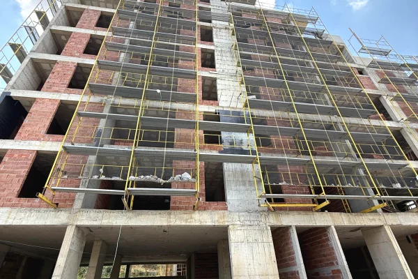 Shtepi ne shitje Apartament ne Tirane, 2+1, Mobilimi Bosh, pa mobiluar, Pagesa 150,000  Euro.