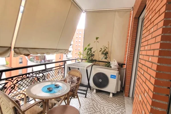 Shtepi ne shitje Apartament ne Tirane, 1+1, Mobilimi E mobiluar, Pagesa 240,000  Euro.