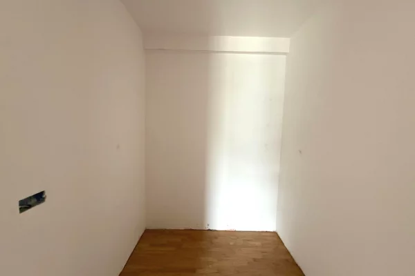 Penthouse (panoramic top floor) for sale in Tirana 3+1, Emty