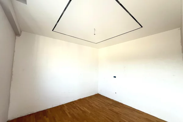 Penthouse (panoramic top floor) for sale in Tirana 3+1, Emty