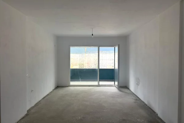 Shtepi ne shitje Apartament ne Tirane, 2+1, Mobilimi Bosh, pa mobiluar, Pagesa 215,000  Euro.